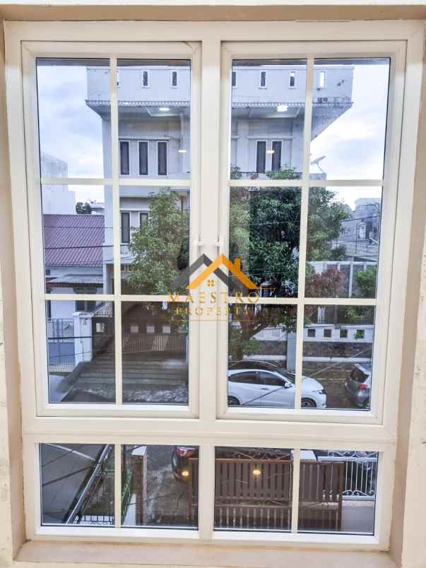 dijual rumah komplek griya riatur indah