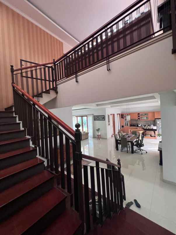 dijual rumah komplek jati indah