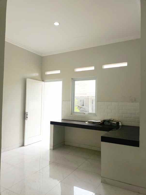 dijual rumah komplek kavling deplu adam