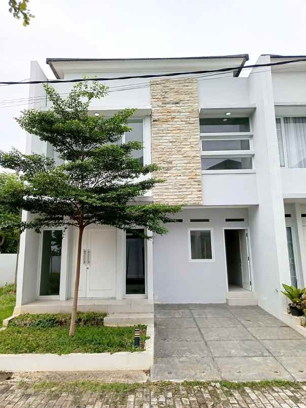 dijual rumah komplek kavling deplu adam