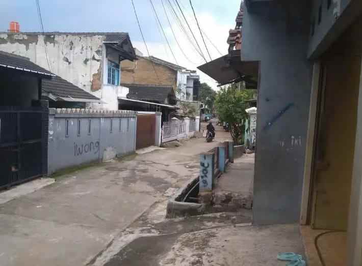 dijual rumah komplek margahayu kencana