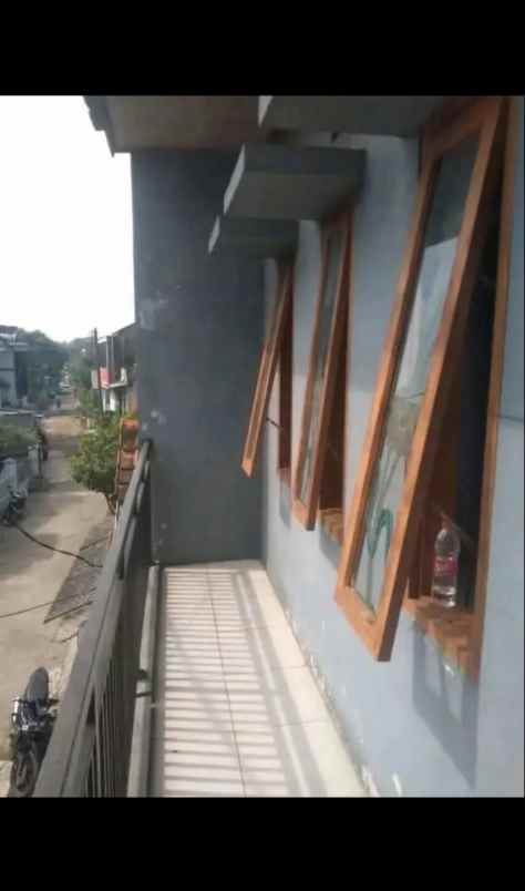 dijual rumah komplek margahayu kencana