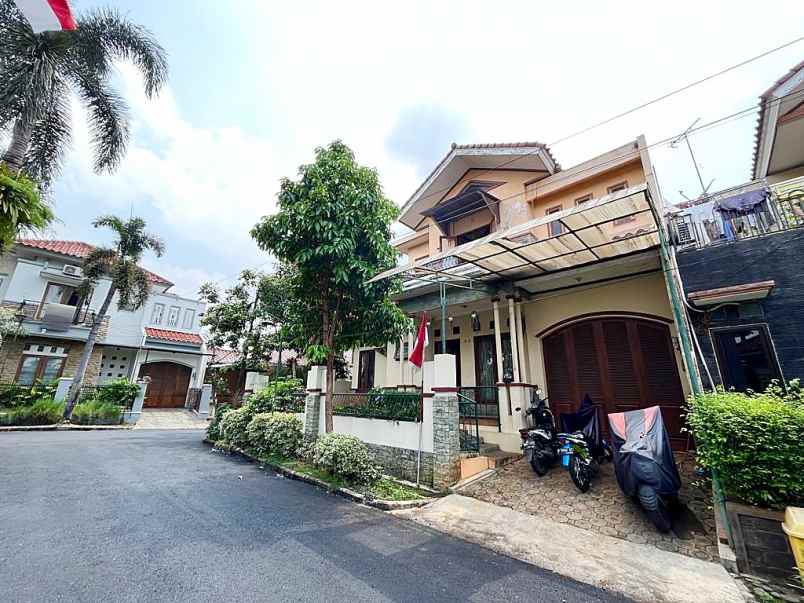 dijual rumah komplek pesanggrahan