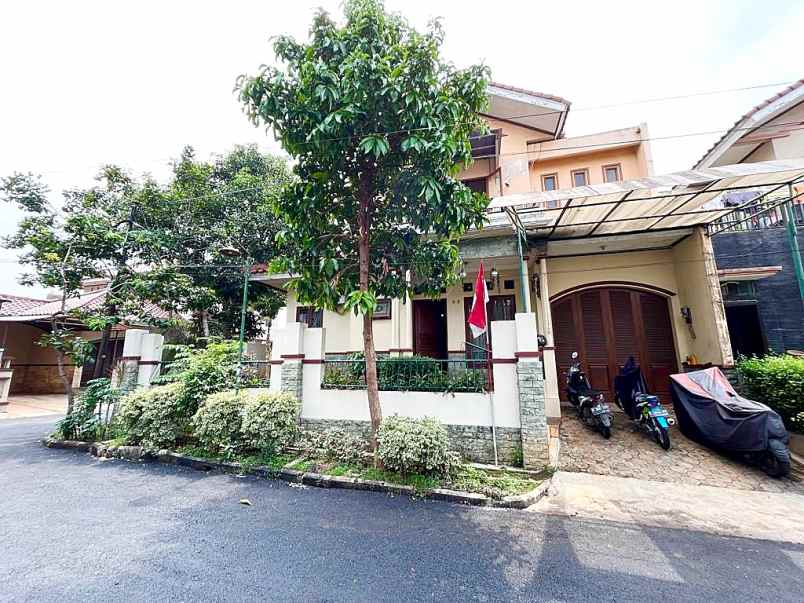 dijual rumah komplek pesanggrahan