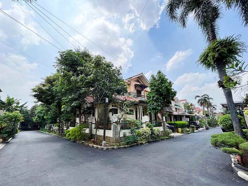 dijual rumah komplek pesanggrahan