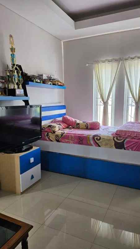 dijual rumah komplek pp jl ngesrep