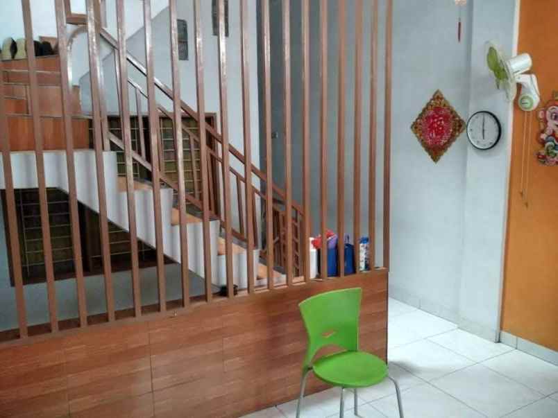 dijual rumah komplek royal residence medan