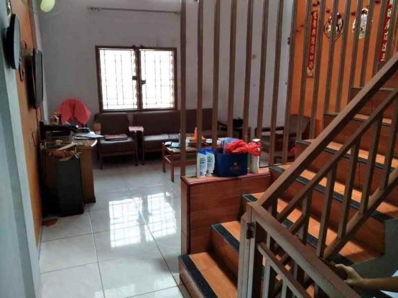 dijual rumah komplek royal residence medan