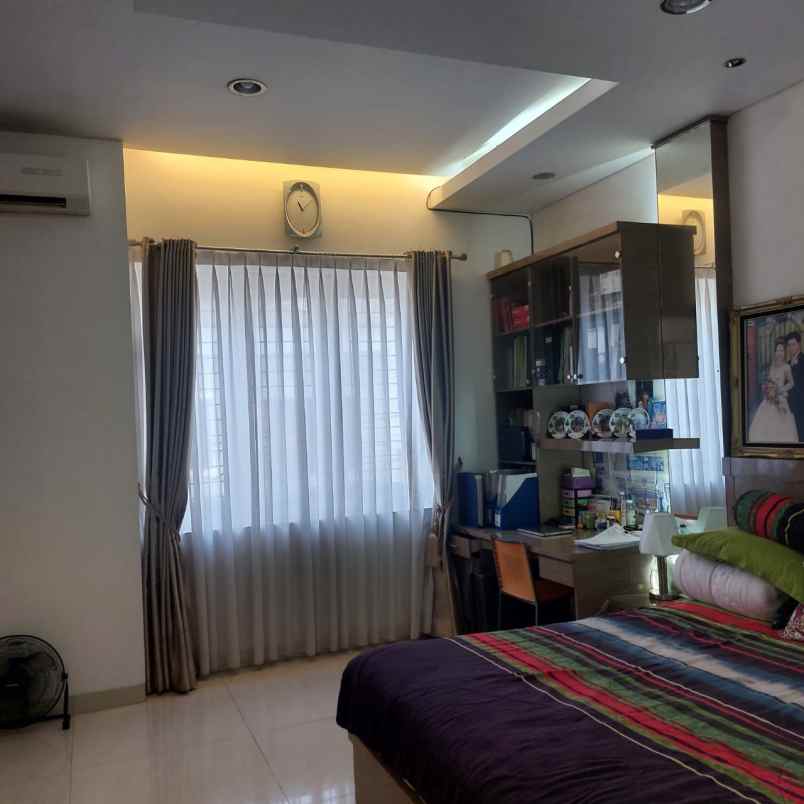 dijual rumah komplek walikota kelapa gading