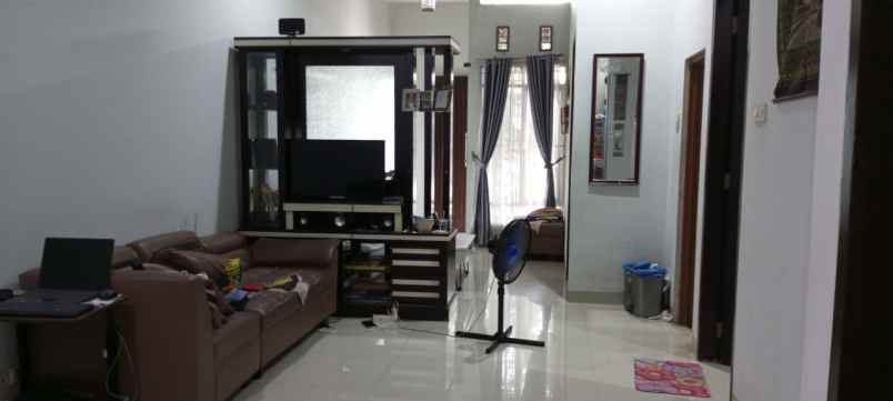 dijual rumah komsen