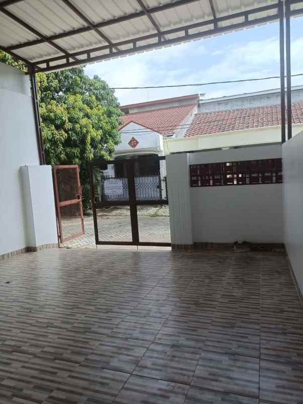 dijual rumah kota harapan indah bekasi