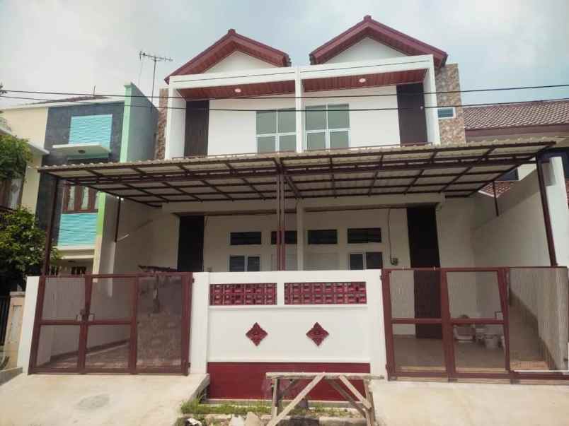 dijual rumah kota harapan indah bekasi