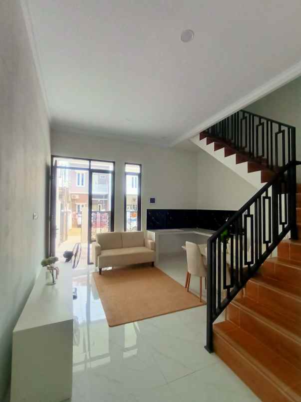 dijual rumah kota harapan indah bekasi