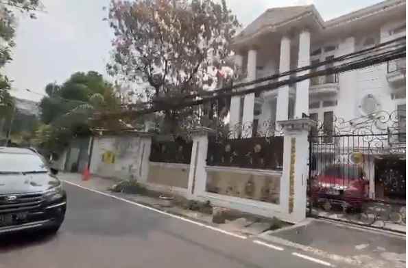 dijual rumah kramat raya jakarta pusat