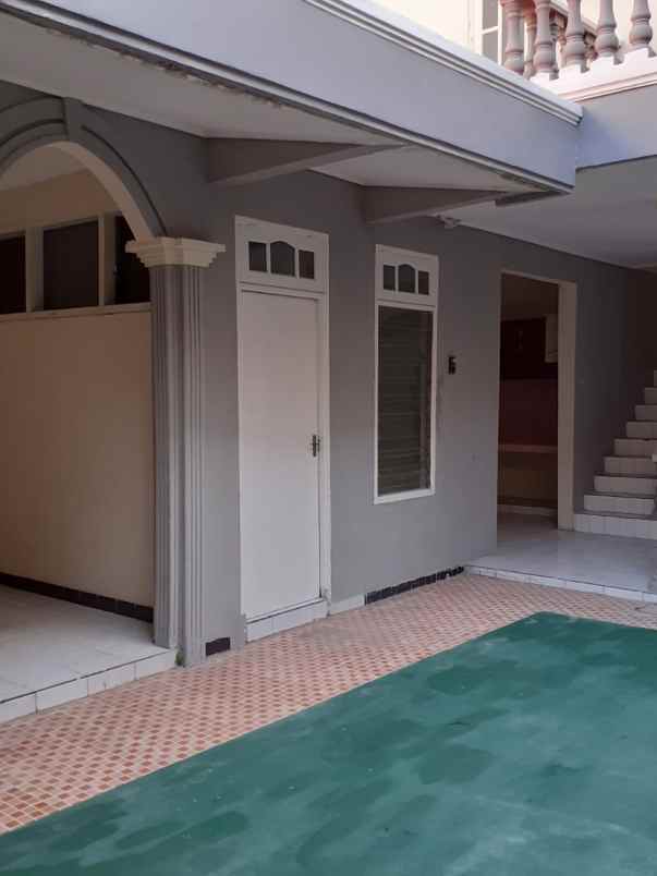 dijual rumah kutisari indah utara