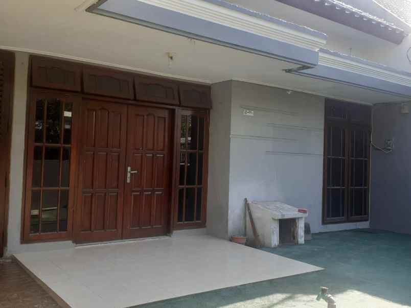 dijual rumah kutisari indah utara