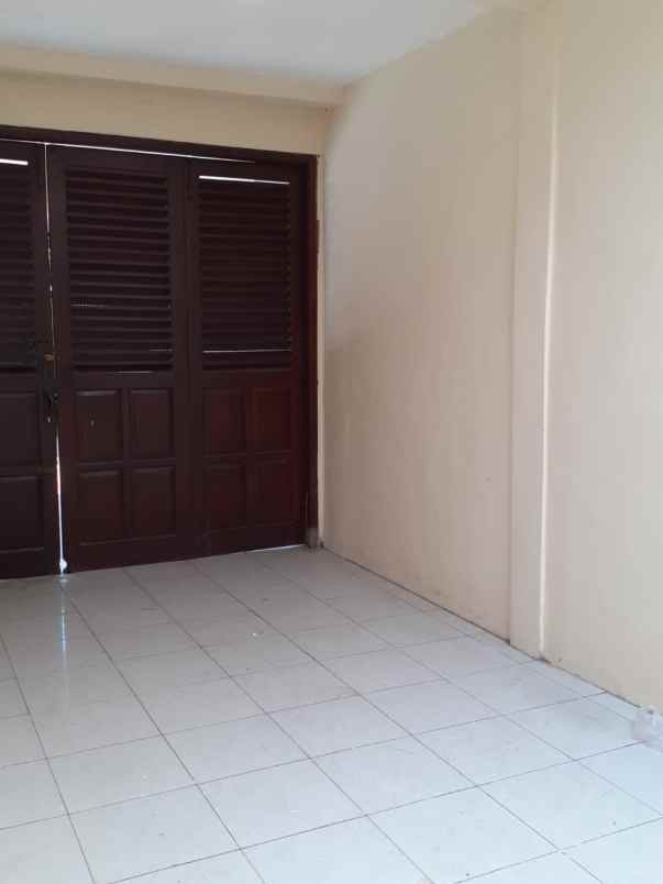 dijual rumah kutisari indah utara