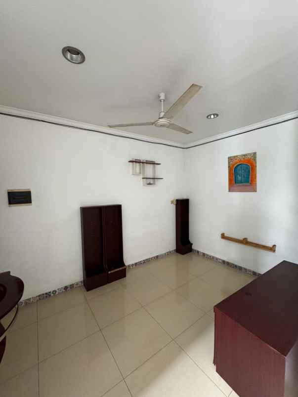 dijual rumah larangan ciledug dekat joglo jakbar