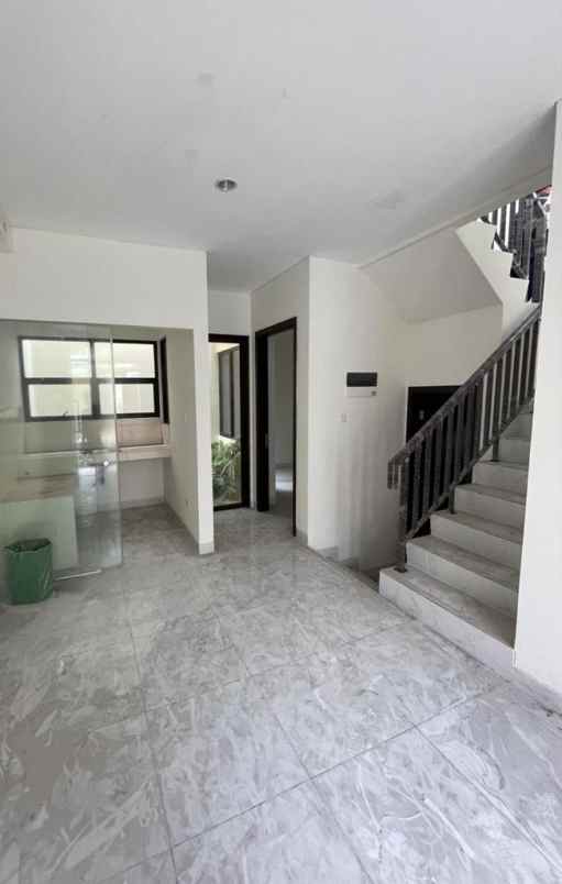 dijual rumah lavon swancity