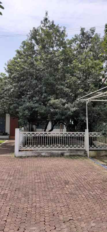 dijual rumah lebak bukus raya jaksel