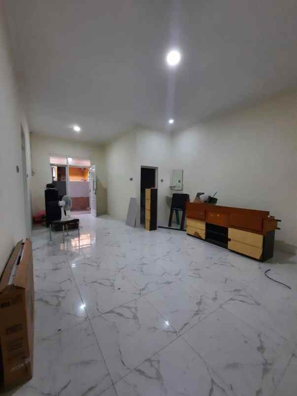 dijual rumah lebak indah