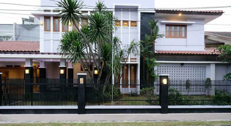 dijual rumah lebak lestari indah