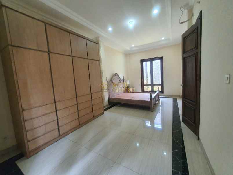 dijual rumah lenteng agung jakarta
