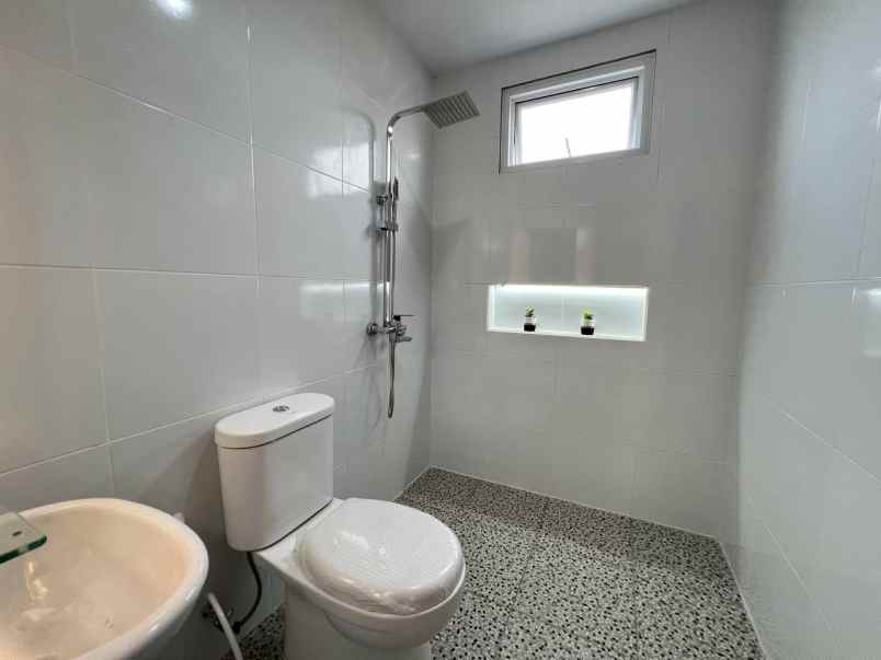 dijual rumah leuwinanggung cibubur depok