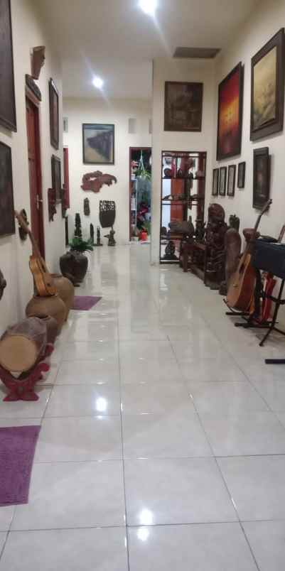 dijual rumah lokasi strategis