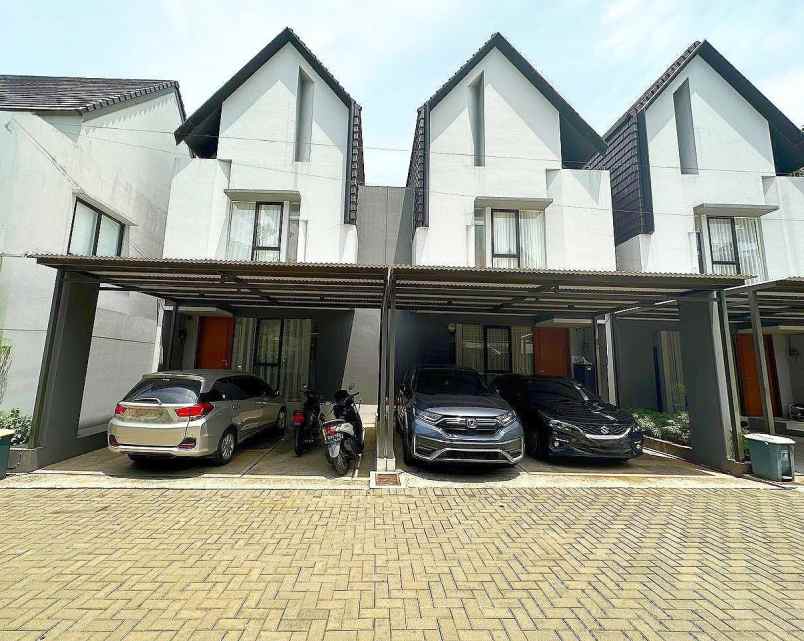 dijual rumah lubang buaya