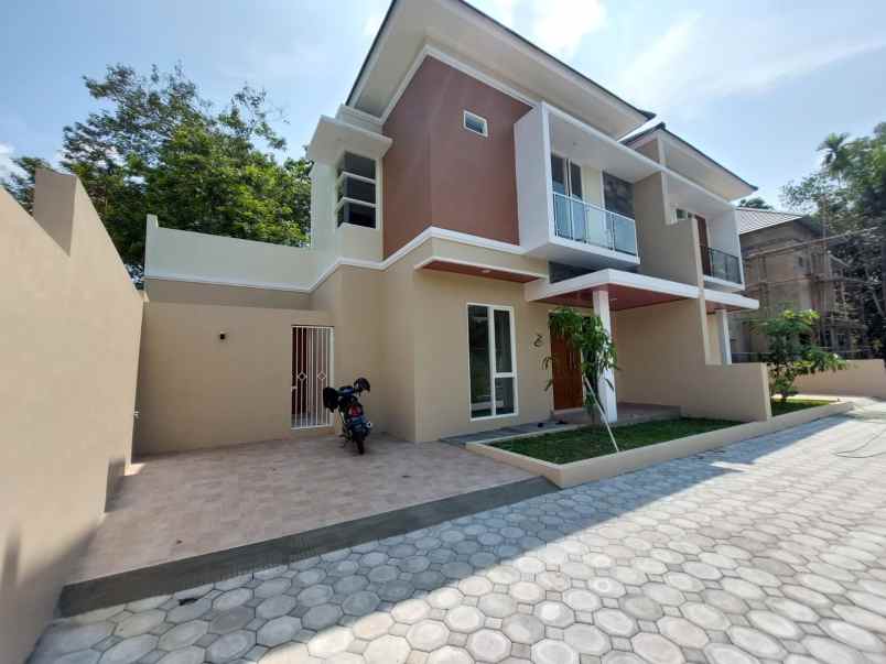 dijual rumah madurejo prambanan sleman