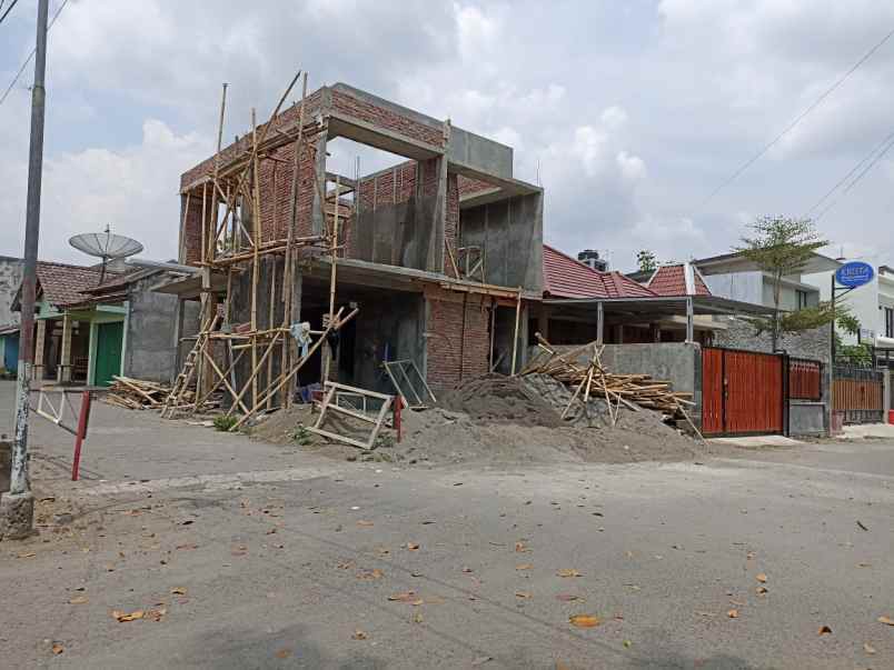 dijual rumah maguwoharjo