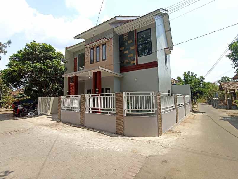 dijual rumah maguwoharjo