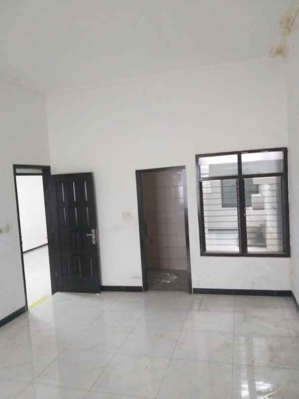 dijual rumah manyar jaya