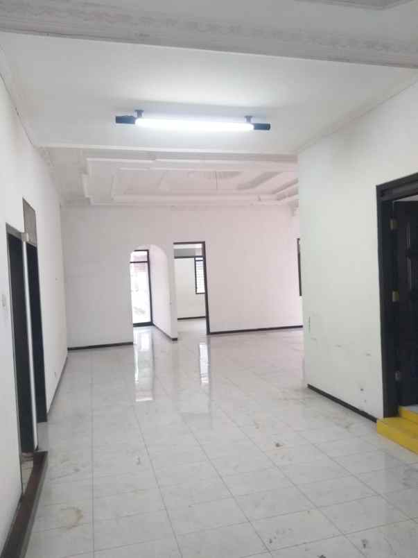 dijual rumah manyar jaya