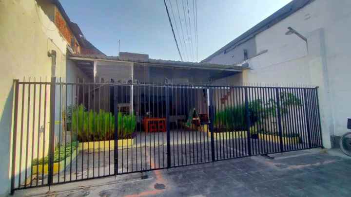 dijual rumah manyar kertoarjo