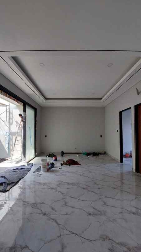 dijual rumah manyar kertoarjo