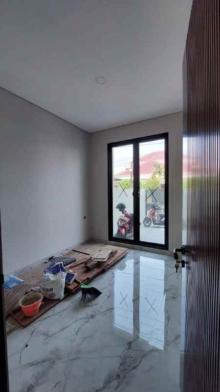 dijual rumah manyar kertoarjo
