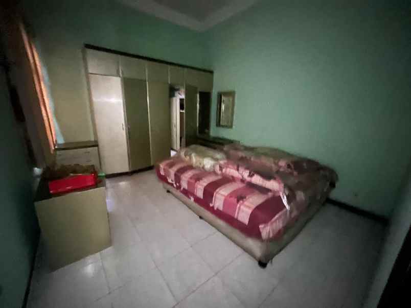 dijual rumah manyar tirtoyoso