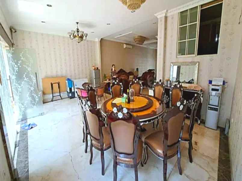 dijual rumah mediterania boulevard