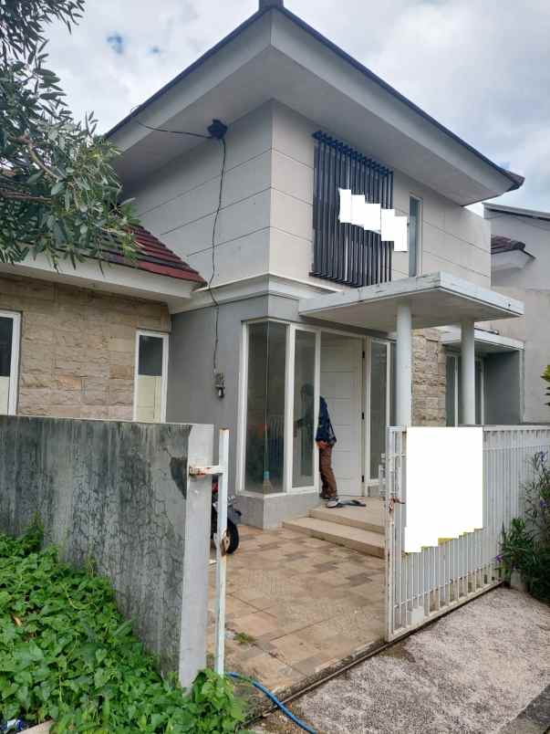 dijual rumah mewah 1 lantai area malang