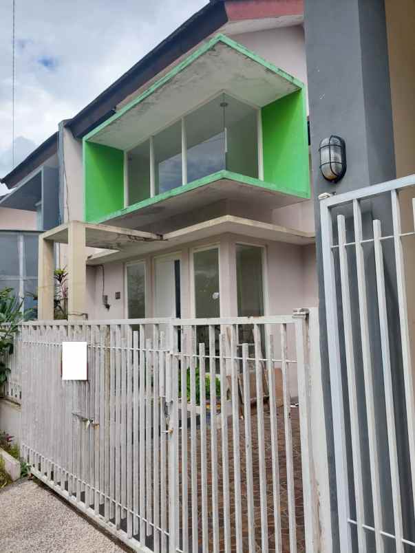 dijual rumah mewah 1 lantai area malang