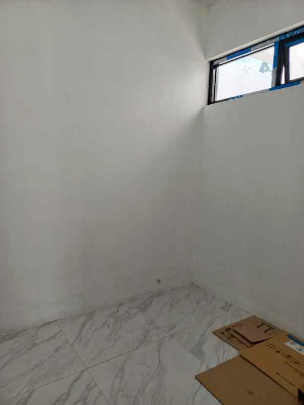 dijual rumah mewah 3 lantai dekat mrt lebak bulus