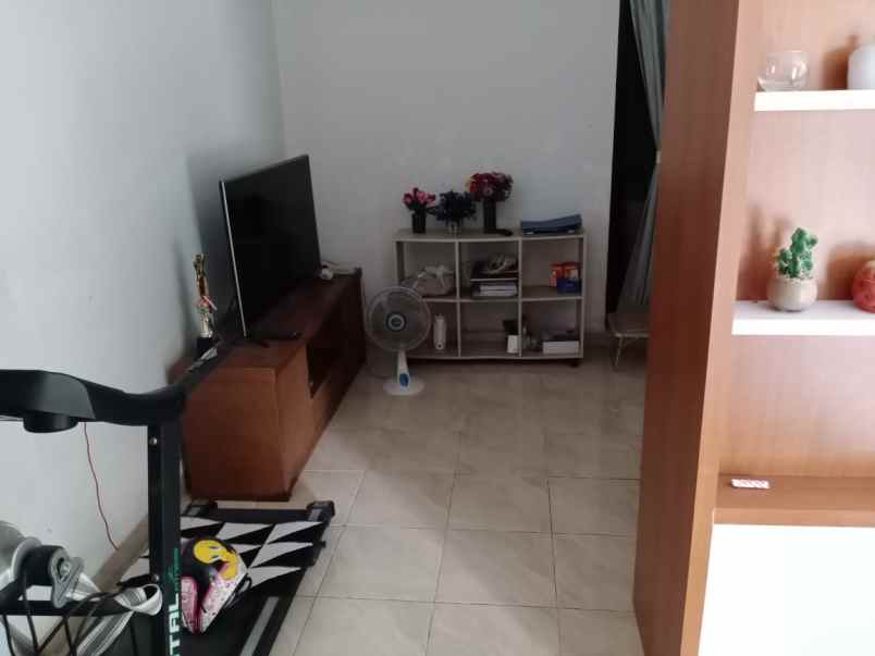 dijual rumah mewah second murah terawat