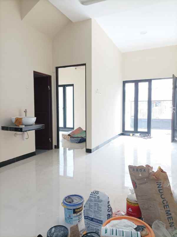 dijual rumah mulyosari