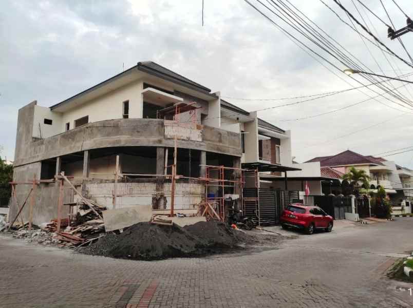 dijual rumah mulyosari prima