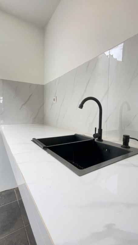 dijual rumah mustika jaya