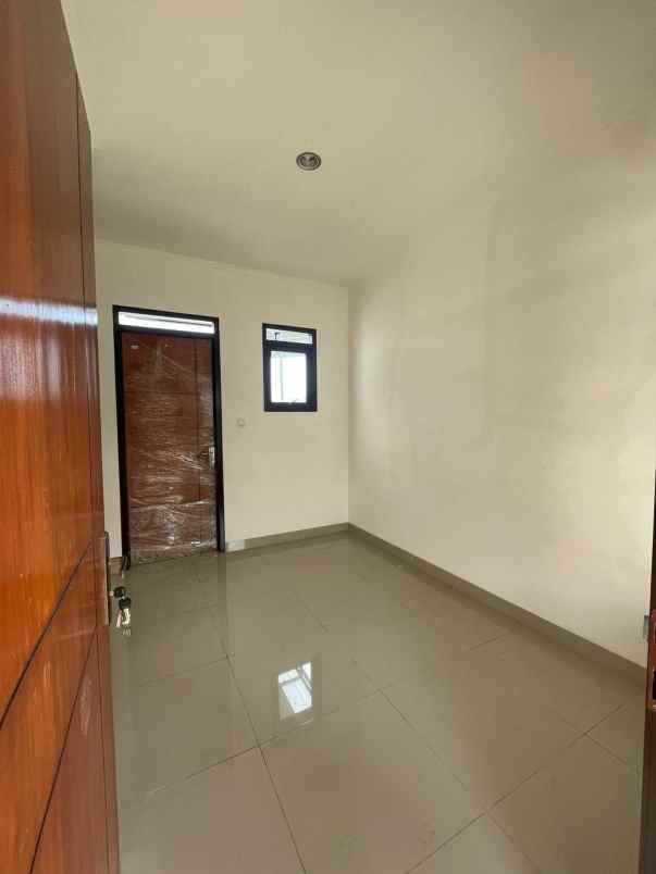 dijual rumah ngamprah