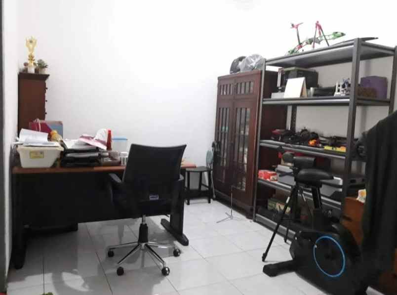 dijual rumah nginden intan surabaya