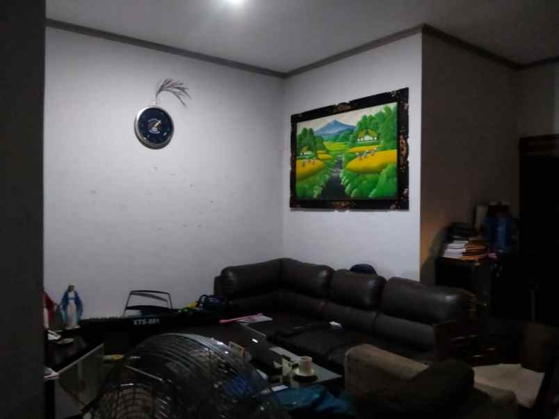 dijual rumah nirwana eksekutif